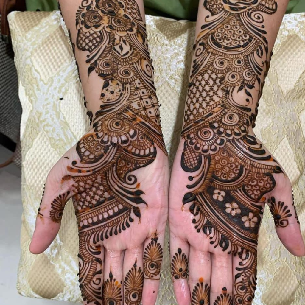 Arebic mehandi simple front hand